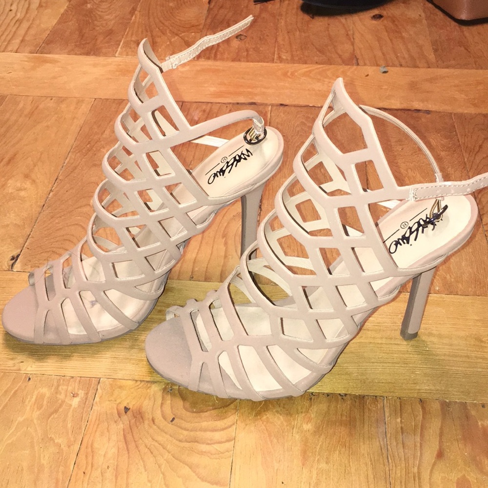 Super cute target heels!!!
